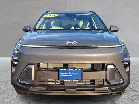 Certified 2025 Hyundai Kona SEL AWD/4WD image 2