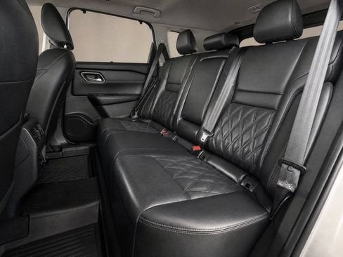 Used 2026 Nissan Rogue Platinum w/ Platinum Premium Package AWD/4WD image 12