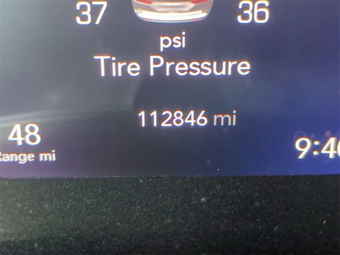 Used 2018 Chrysler Pacifica Limited w/ Tire & Wheel Group image 30