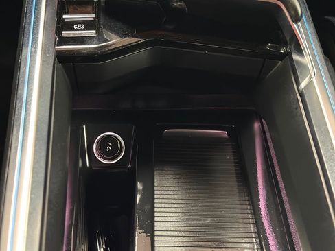 Used 2019 Audi e-tron Prestige w/ Prestige Package image 52