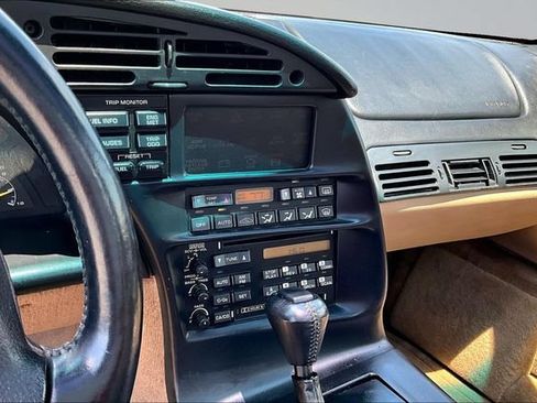 Used 1994 Chevrolet Corvette Coupe RWD image 9