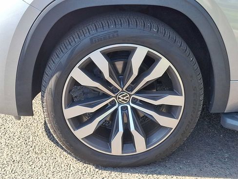 Used 2021 Volkswagen Atlas Cross Sport SEL R-Line AWD/4WD image 7