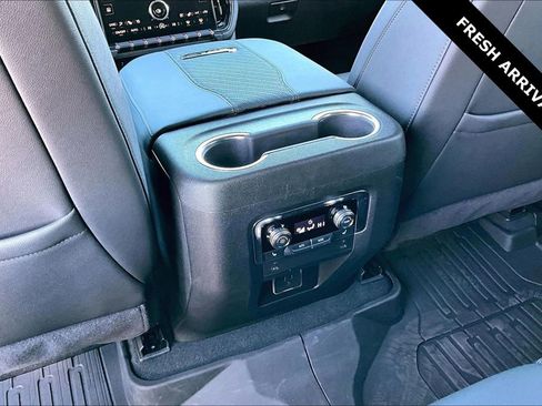 Used 2025 GMC Yukon AT4 w/ Premium Trailering Package image 10