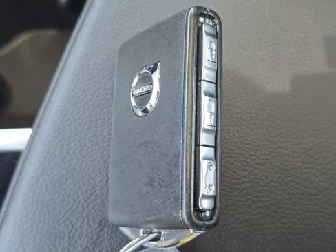 Used 2022 Volvo S60 B5 Momentum w/ Premium Package image 36