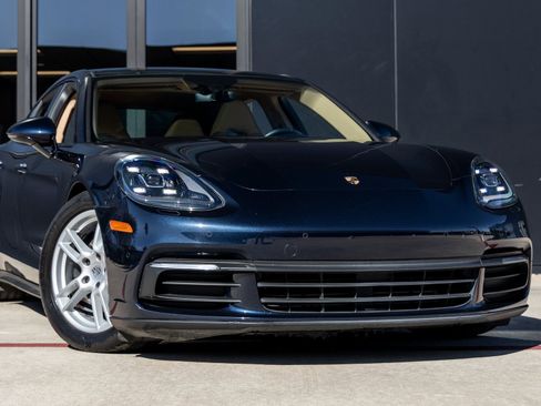 Certified 2018 Porsche Panamera image 9