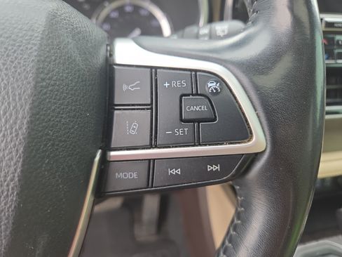 Used 2022 Toyota Highlander Platinum AWD/4WD image 22