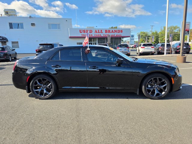Used 2023 Chrysler 300 Touring w/ Sport Appearance Package RWD image 8