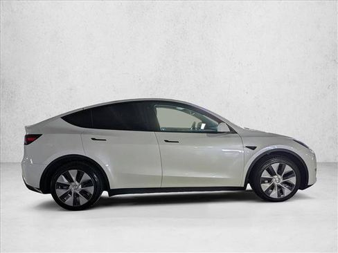 Used 2023 Tesla Model Y Long Range AWD/4WD image 4