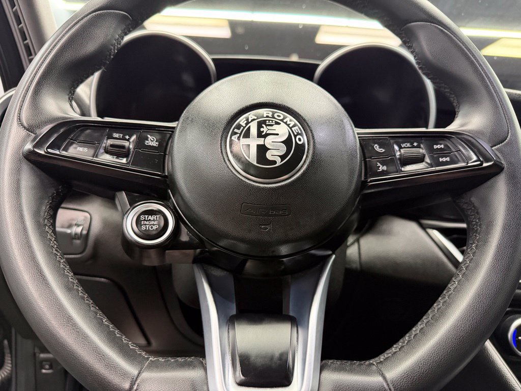 Used 2020 Alfa Romeo Giulia w/ Quick Order Package 22K Sport RWD image 23