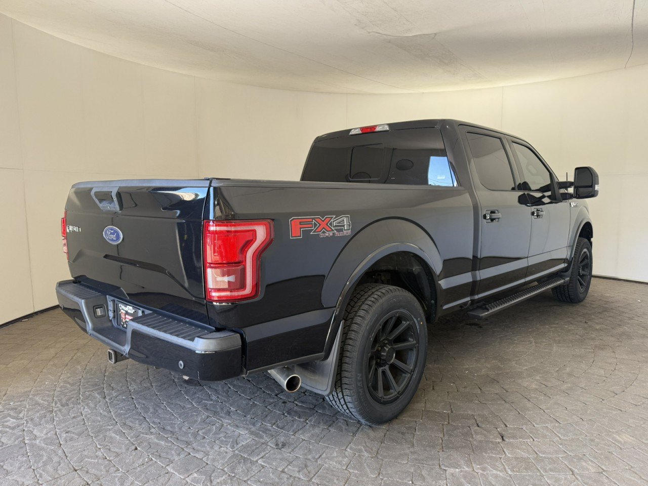 Used 2017 Ford F150 XLT w/ Equipment Group 302A Luxury AWD/4WD image 9