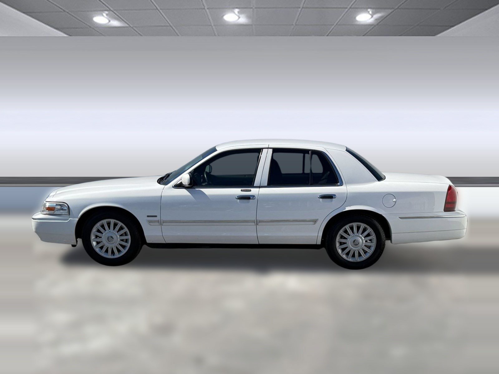 Used 2011 Mercury Grand Marquis LS RWD image 2