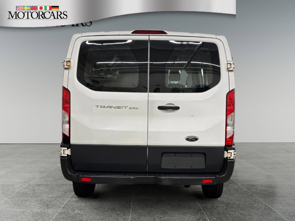 Used 2015 Ford Transit 250 130 Low Roof w/ Exterior Upgrade Package RWD image 4