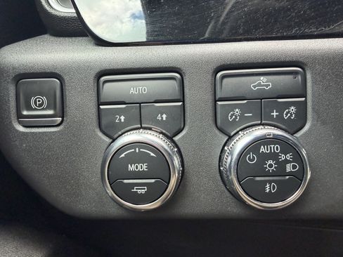Used 2023 GMC Sierra 1500 Elevation AWD/4WD image 13