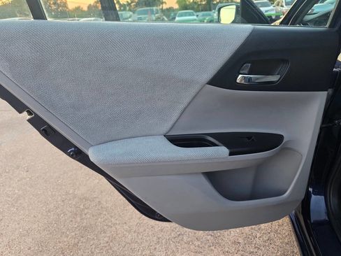 Used 2013 Honda Accord LX image 24