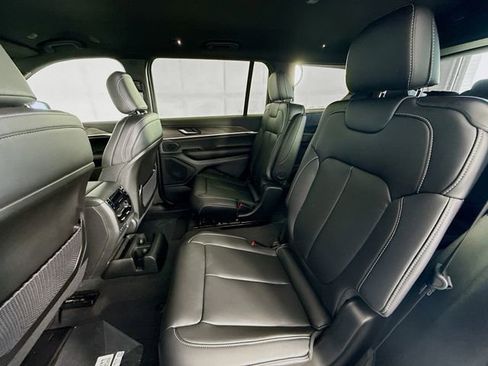New 2026 Jeep Grand Cherokee L Limited AWD/4WD image 24