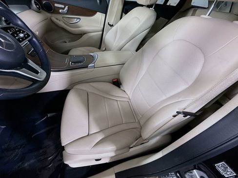 Used 2022 Mercedes-Benz GLC 300 4MATIC image 24