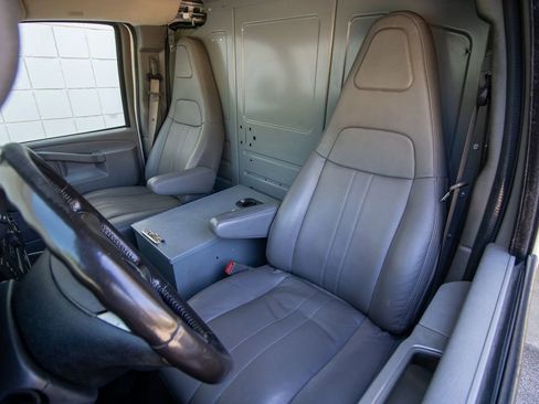 Used 2019 Chevrolet Express 3500 Extended w/ Driver Convenience Package RWD image 14