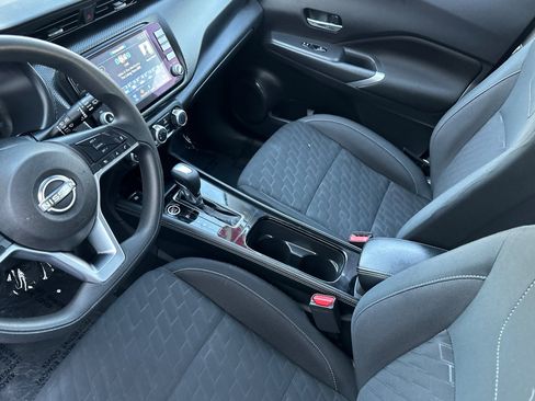Used 2023 Nissan Kicks SV image 10