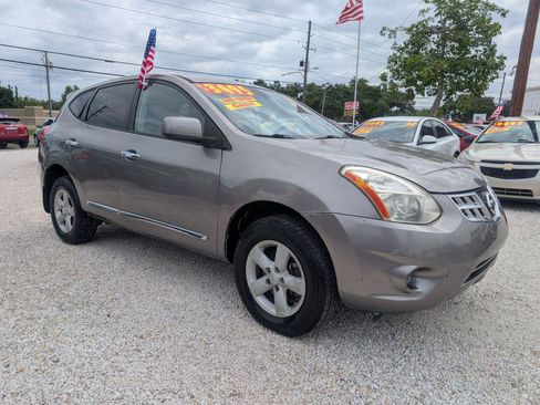 Used 2013 Nissan Rogue S w/ Special Edition Pkg FWD image 1