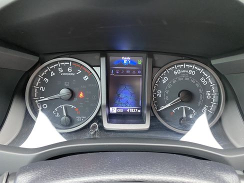 Used 2023 Toyota Tacoma TRD Off-Road w/ TRD Premium Off Road Package AWD/4WD image 22