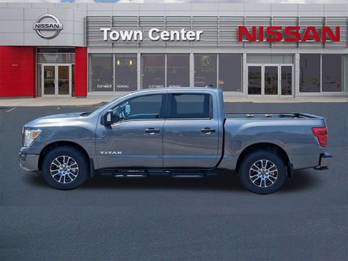 Certified 2024 Nissan Titan SV w/ SV Convenience Package RWD image 4