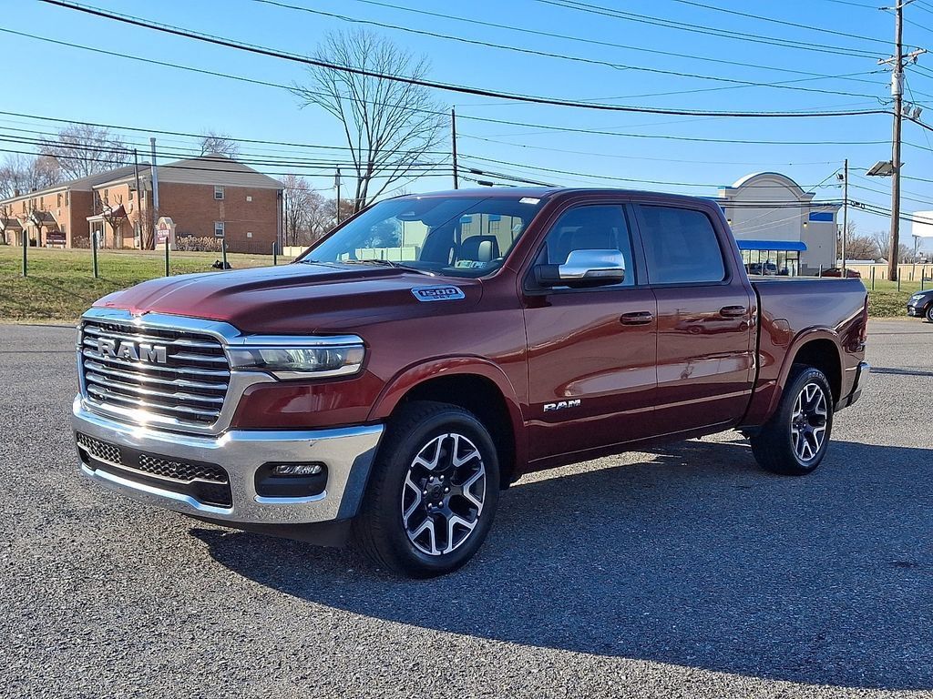 Used 2025 RAM 1500 Laramie AWD/4WD image 3