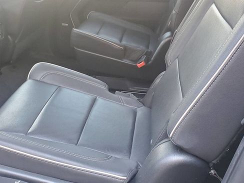 Used 2023 Chevrolet Suburban Premier image 6