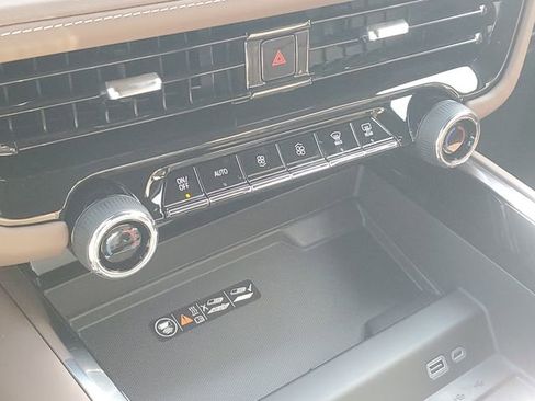 New 2026 Chevrolet Suburban High Country image 17