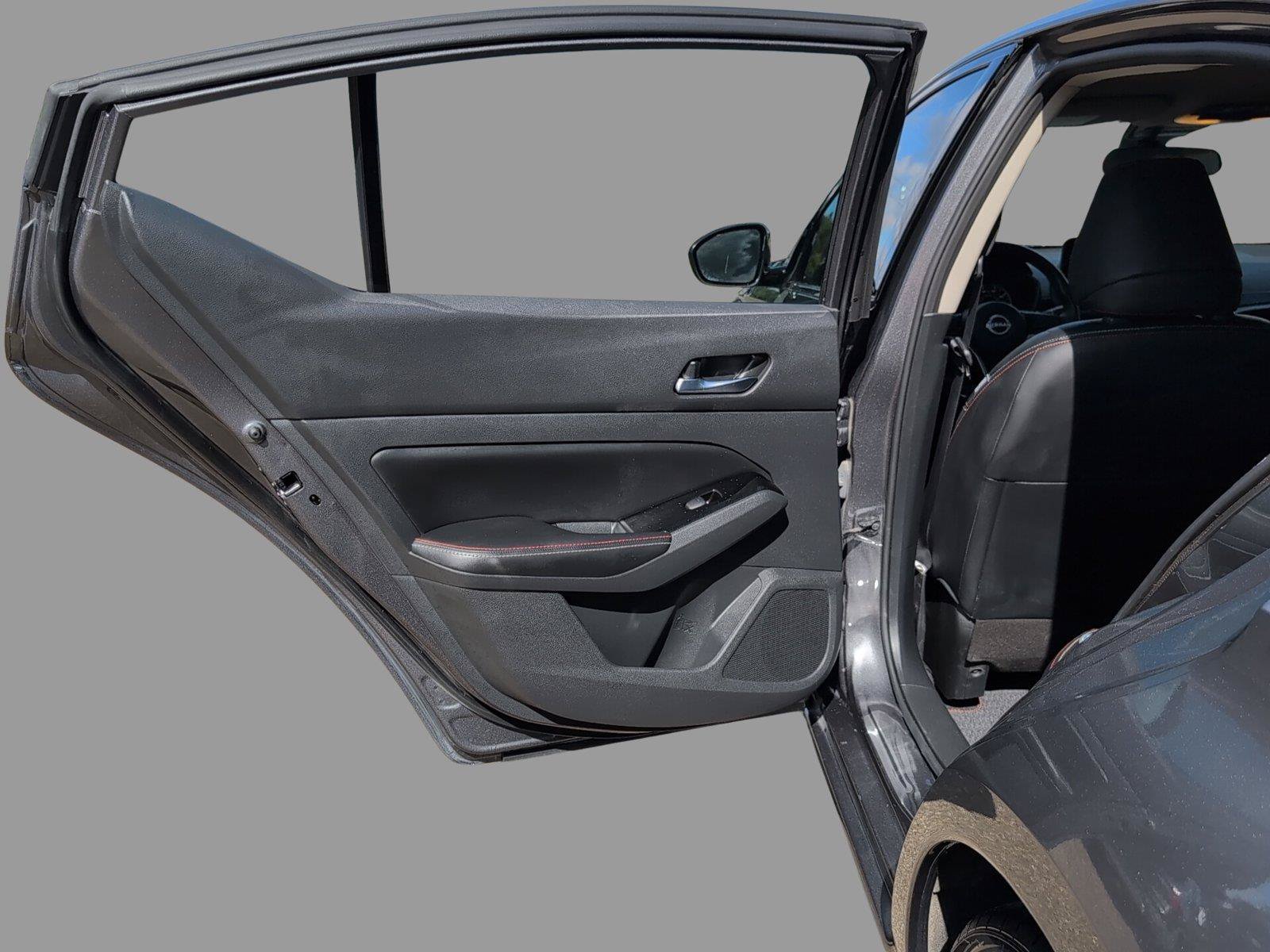 Used 2024 Nissan Altima 2.5 SR w/ SR Premium Package FWD image 14