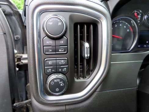 Used 2019 Chevrolet Silverado 1500 RST image 30