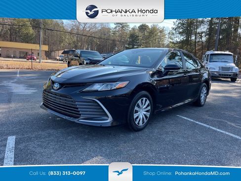 Used 2023 Toyota Camry LE image 1