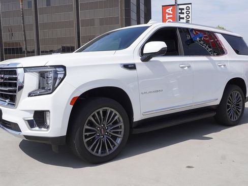 Used 2023 GMC Yukon SLT w/ SLT Premium Package RWD image 3