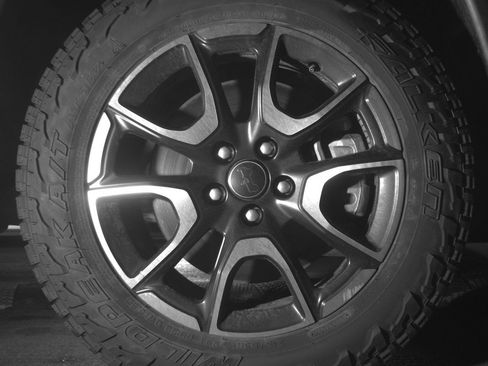 Used 2025 Jeep Compass Trailhawk AWD/4WD image 13