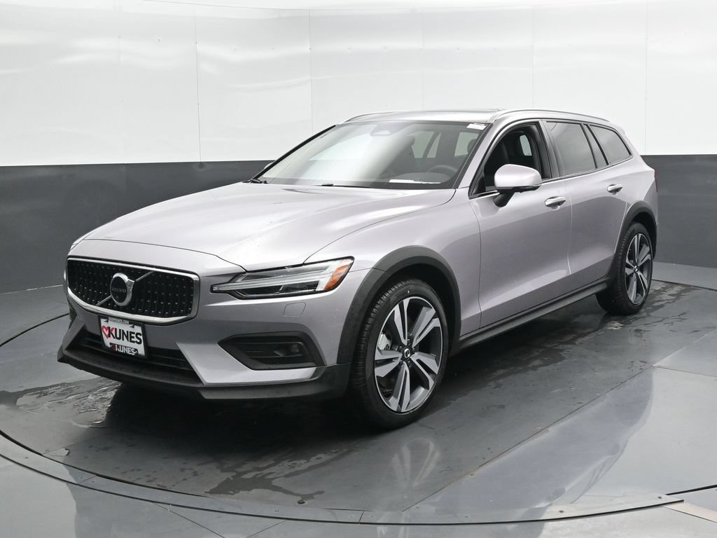 New 2026 Volvo V60 B5 Cross Country Plus w/ Climate Package AWD/4WD image 5