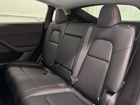 Used 2024 Tesla Model Y Long Range image 16