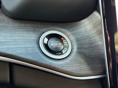 New 2025 Jeep Grand Cherokee Limited w/ Black Appearance Package image 45