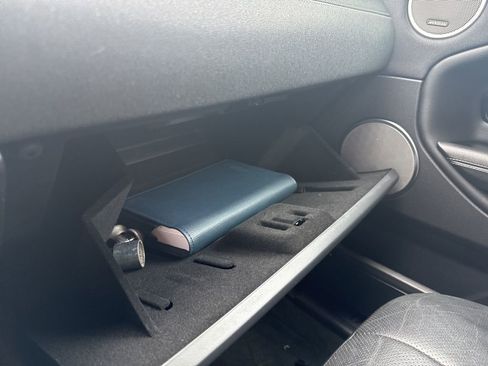 Used 2019 Land Rover Range Rover Evoque Landmark Edition image 19