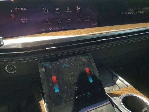 New 2026 Cadillac Escalade Platinum Sport AWD/4WD image 13