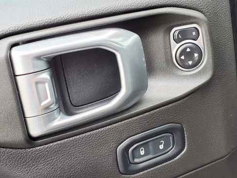 Used 2022 Jeep Gladiator Overland image 23