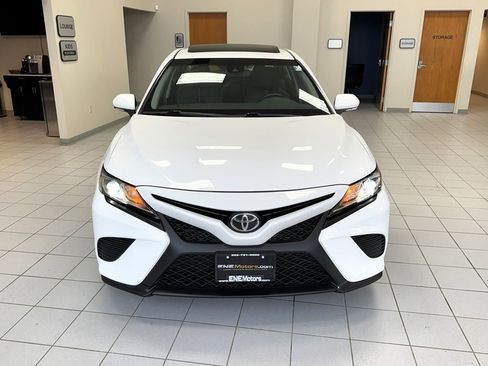 Used 2018 Toyota Camry SE w/ Moonroof Package FWD image 60