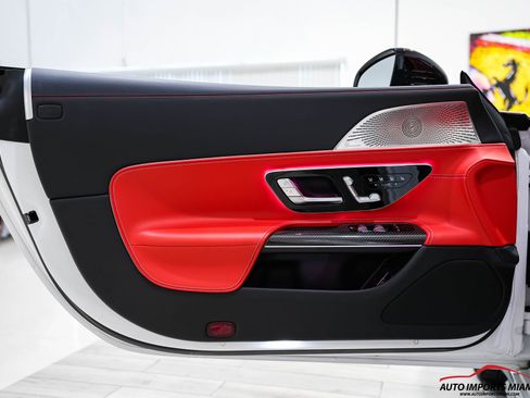 Used 2022 Mercedes-Benz SL 55 AMG 4MATIC w/ Driver Assistance Package image 54