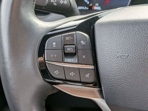 Certified 2025 Ford Explorer Platinum RWD image 24