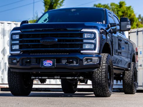 New 2025 Ford F250 Lariat w/ FX4 Off-Road Package image 8