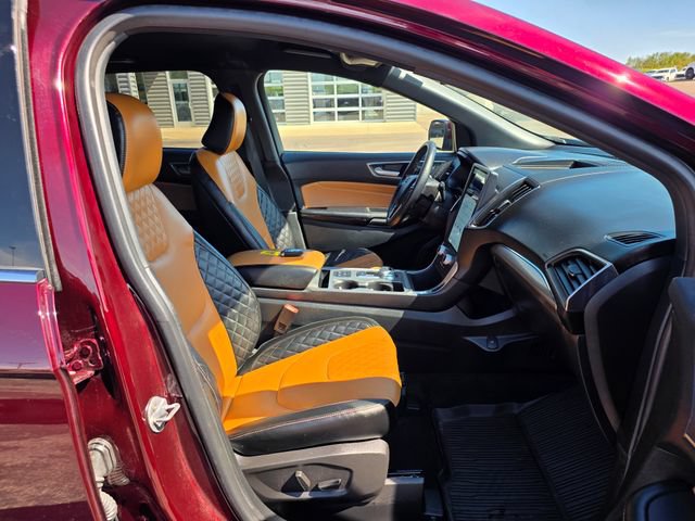 Used 2023 Ford Edge Titanium w/ Equipment Group 301A AWD/4WD image 16