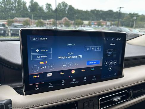 Used 2022 Lincoln Nautilus Reserve w/ Luxury Package AWD/4WD image 25