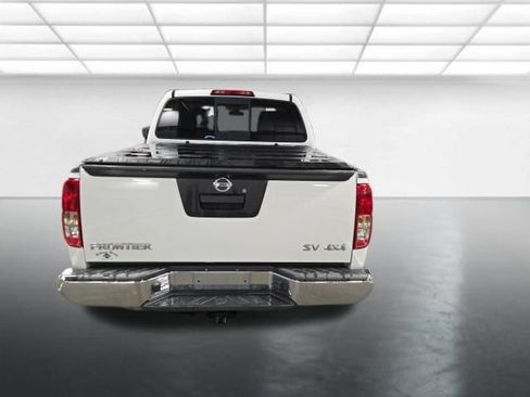 Used 2018 Nissan Frontier SV AWD/4WD image 5