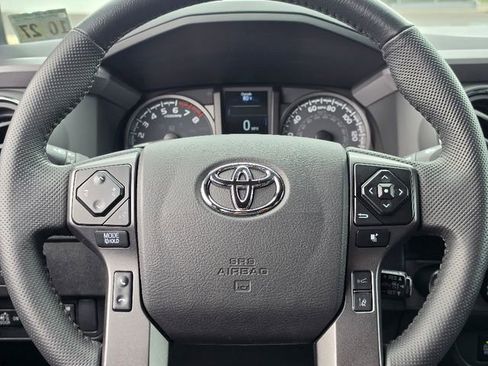 Used 2022 Toyota Tacoma TRD Off-Road w/ TRD Premium Off Road Package image 29