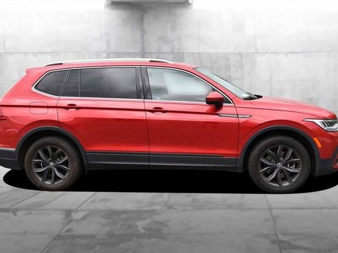 Certified 2024 Volkswagen Tiguan SE AWD/4WD image 5