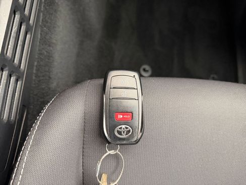 Used 2025 Toyota Tacoma TRD Off-Road image 18