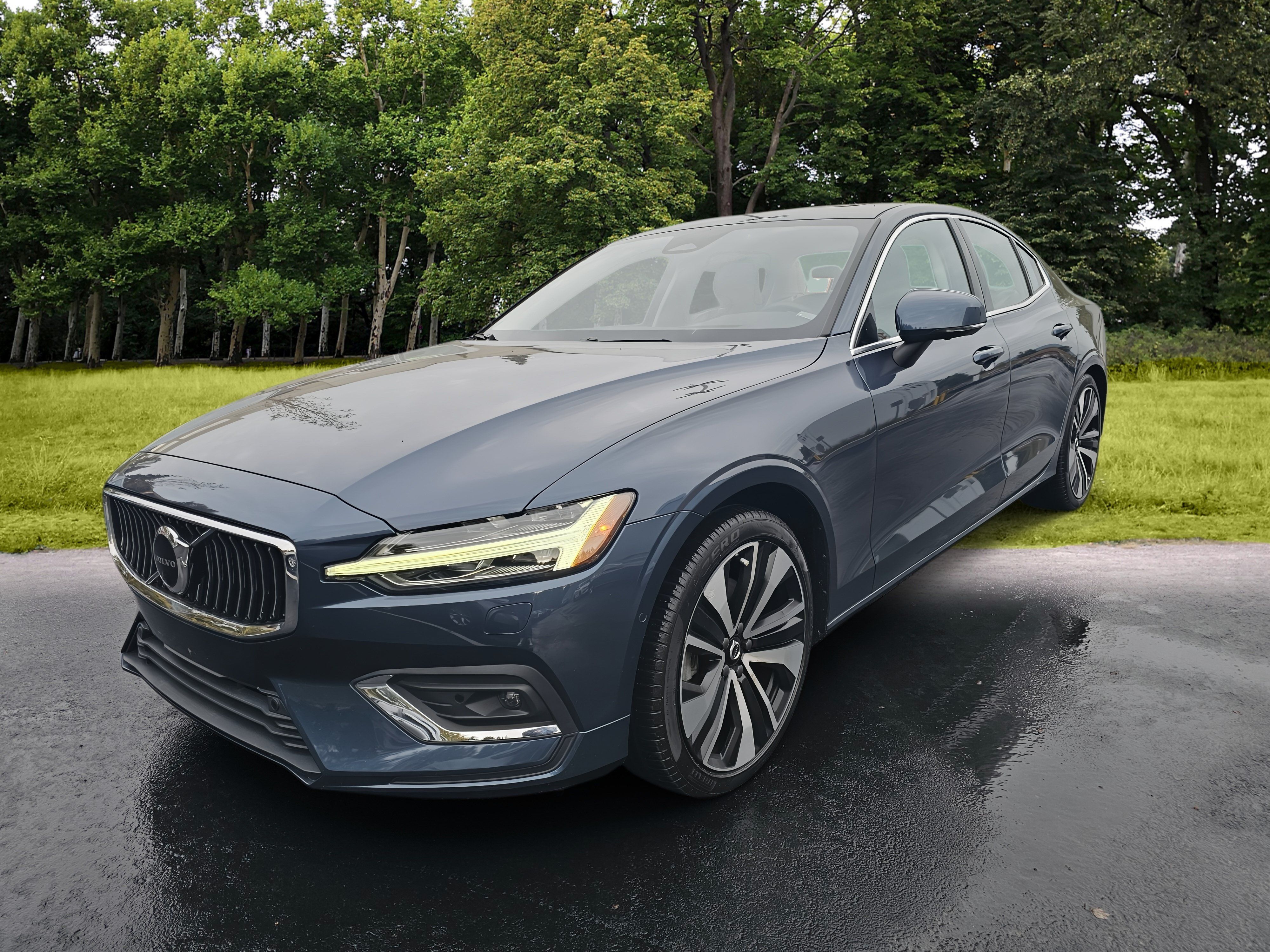 Used 2023 Volvo S60 B5 Ultimate w/ Climate Package AWD/4WD image 3